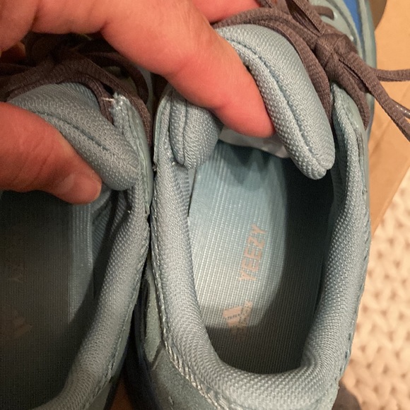 Yeezy 700 faded azure worn twice - Picture 7 of 16